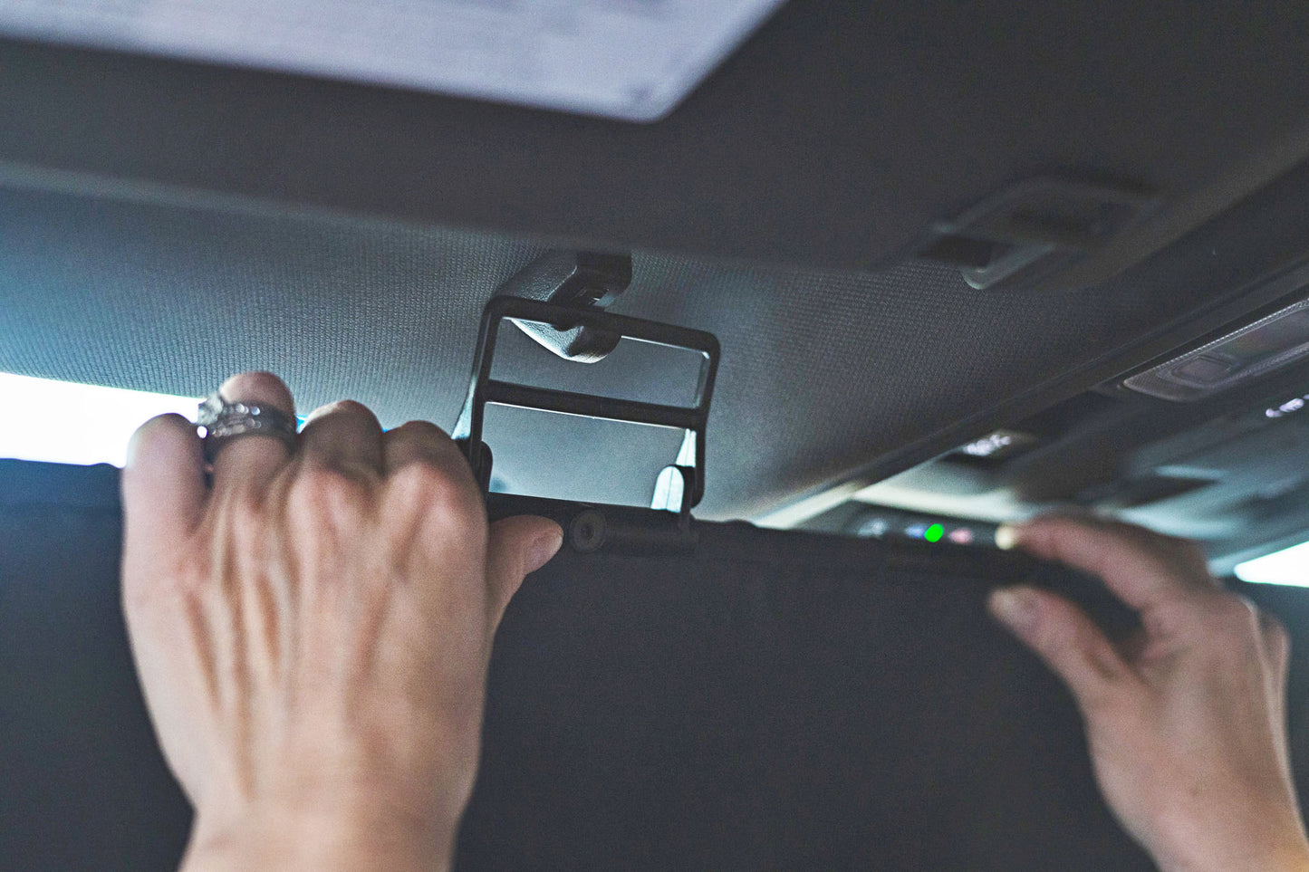 Lazy Shade—Retractable Automotive Windshield Sunshade